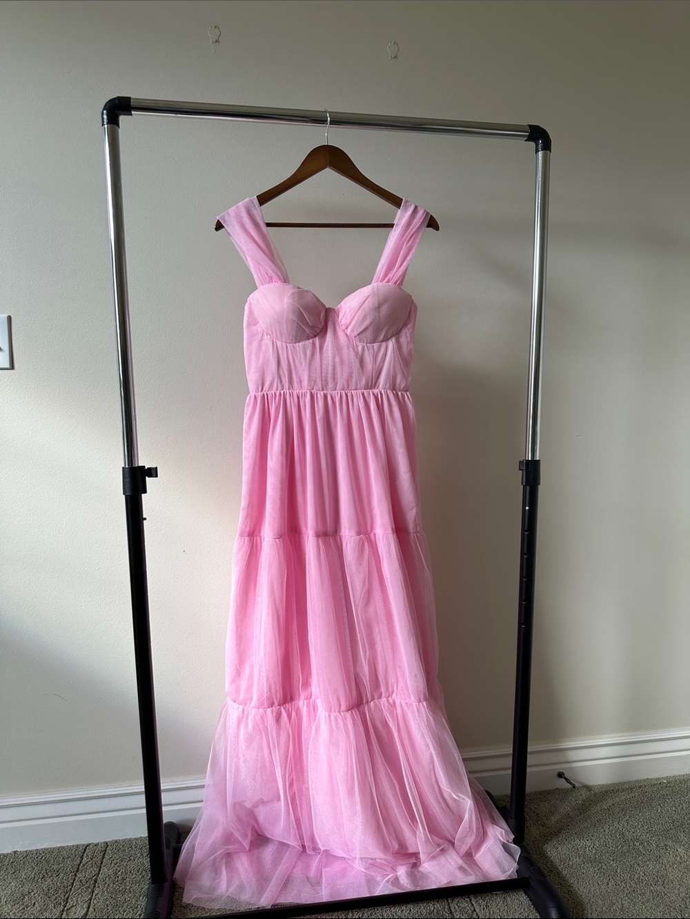 Pink Bridesmaids dress Showpo BRAND NEW SIZE 6 US